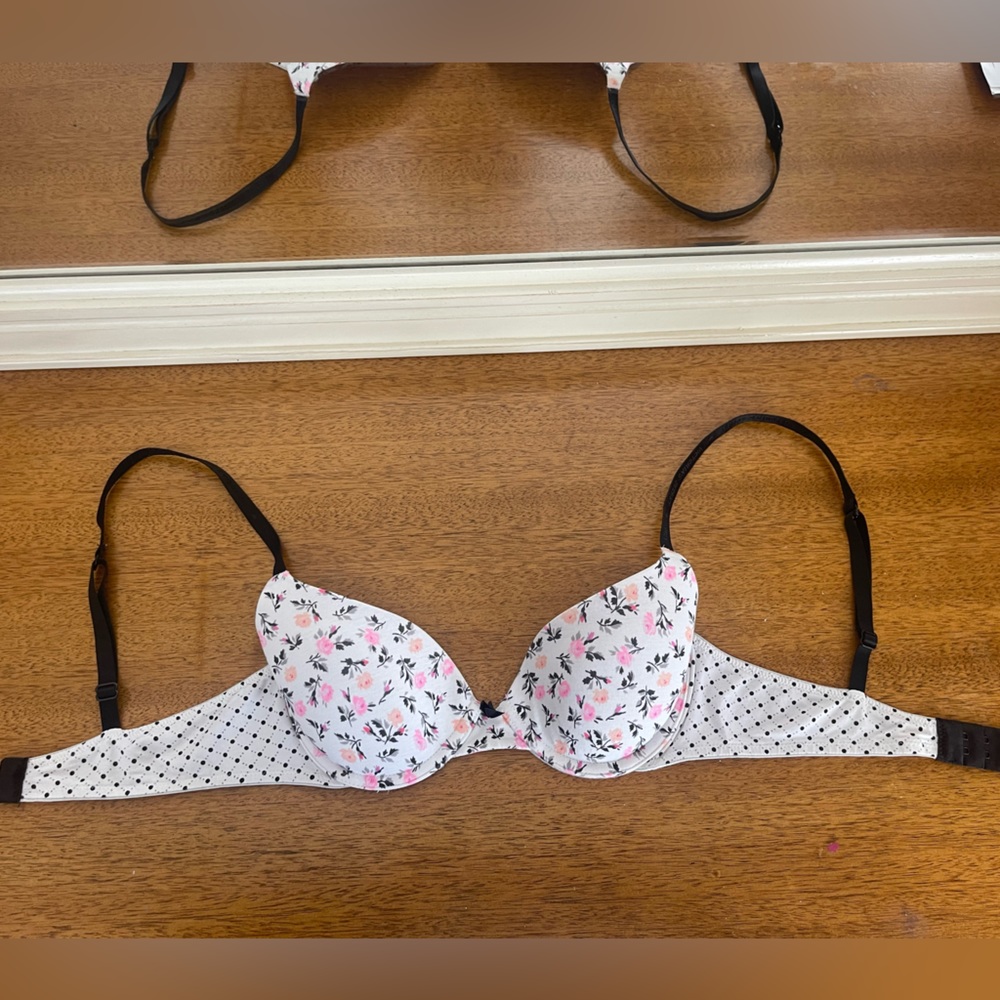 Floral Y2K Victoria’s Secret demi bra in size 34 B